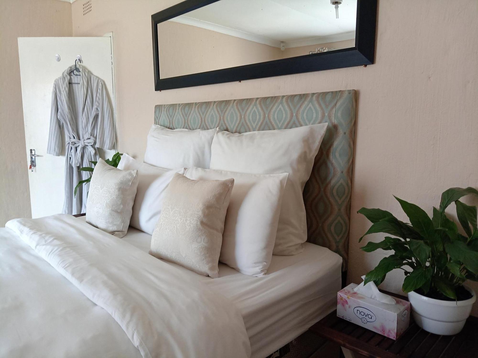 Olivia Pines Guesthouse كروغيرسدورب المظهر الخارجي الصورة