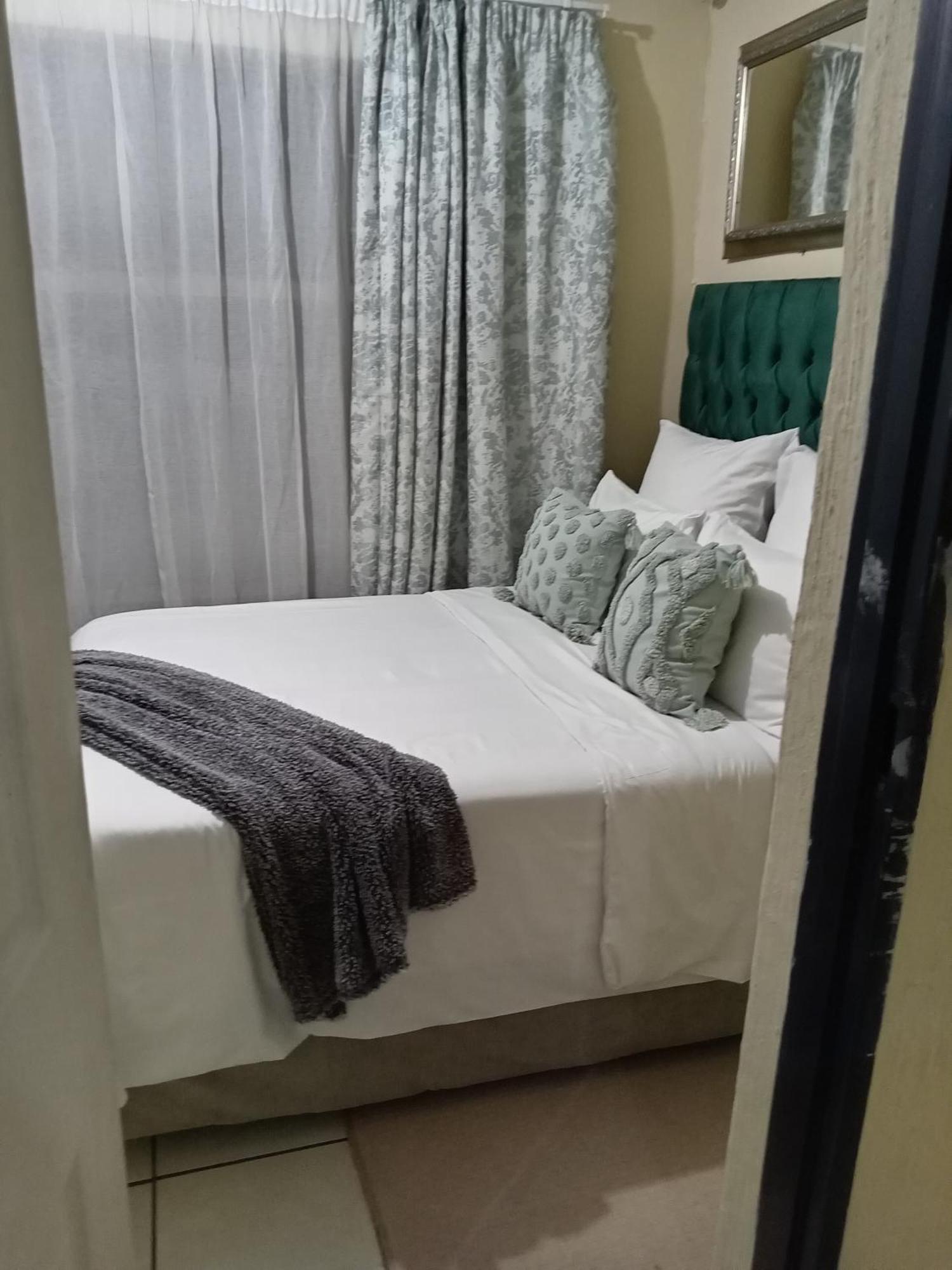 Olivia Pines Guesthouse كروغيرسدورب المظهر الخارجي الصورة