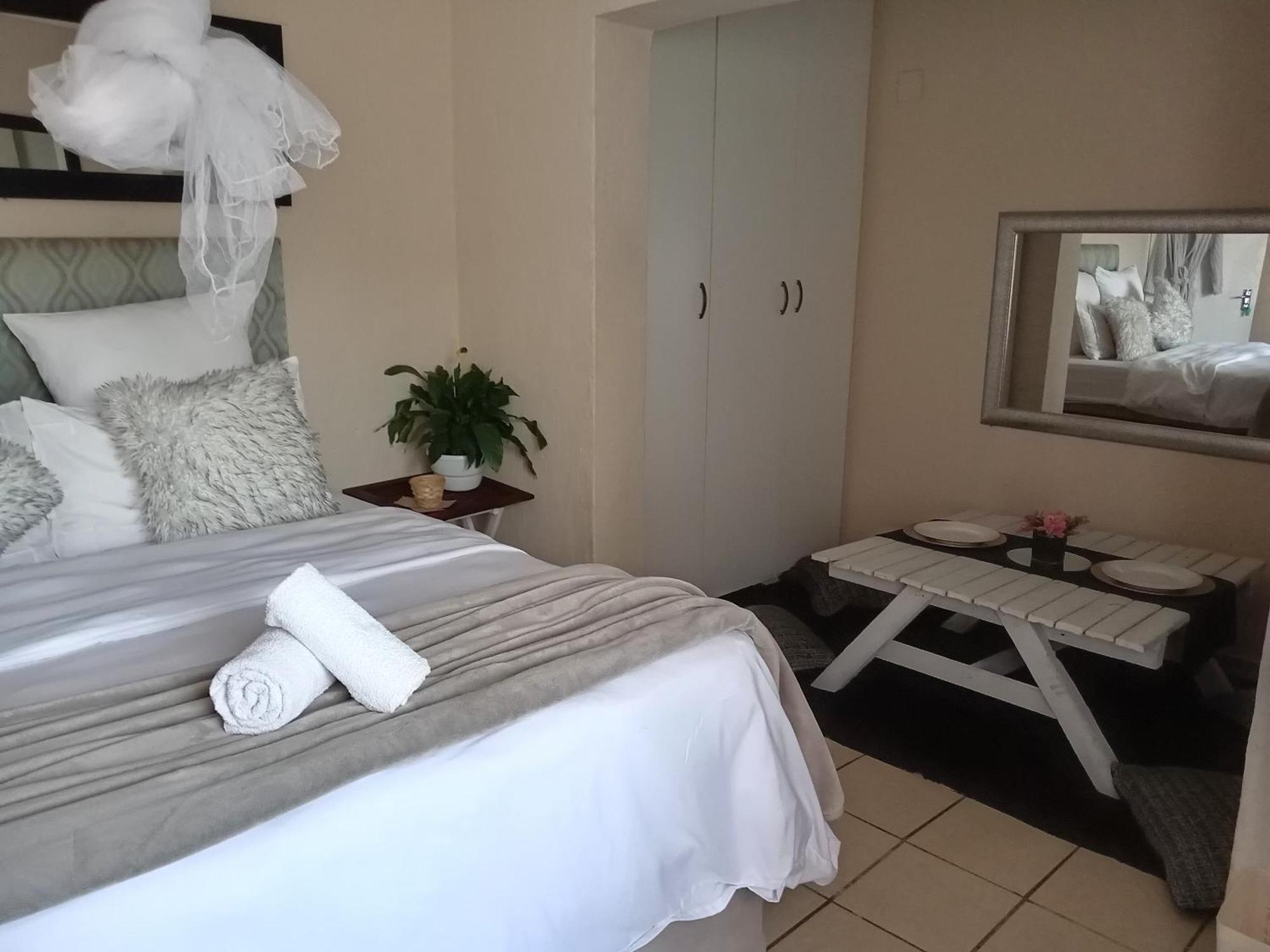 Olivia Pines Guesthouse كروغيرسدورب المظهر الخارجي الصورة