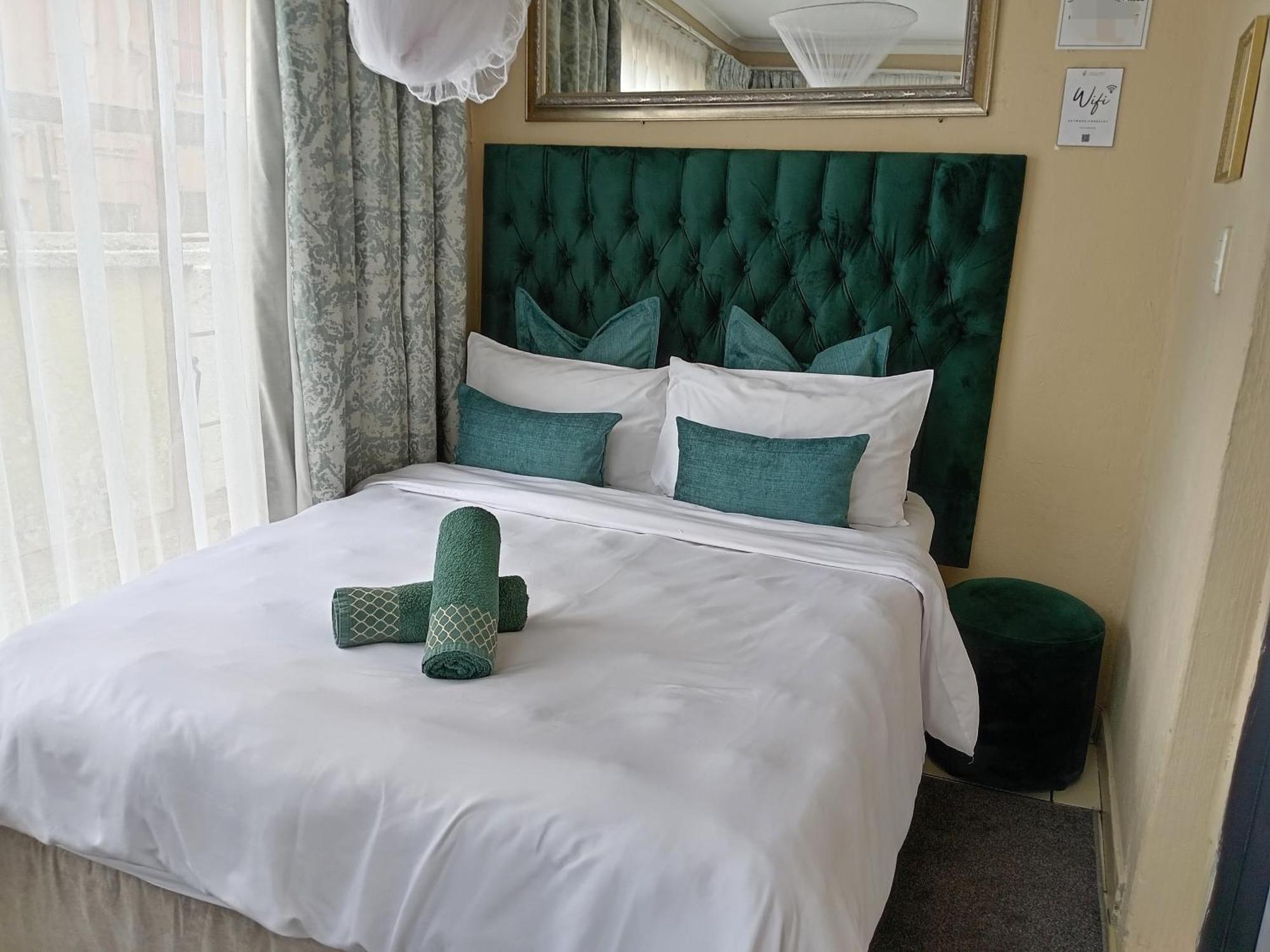Olivia Pines Guesthouse كروغيرسدورب المظهر الخارجي الصورة