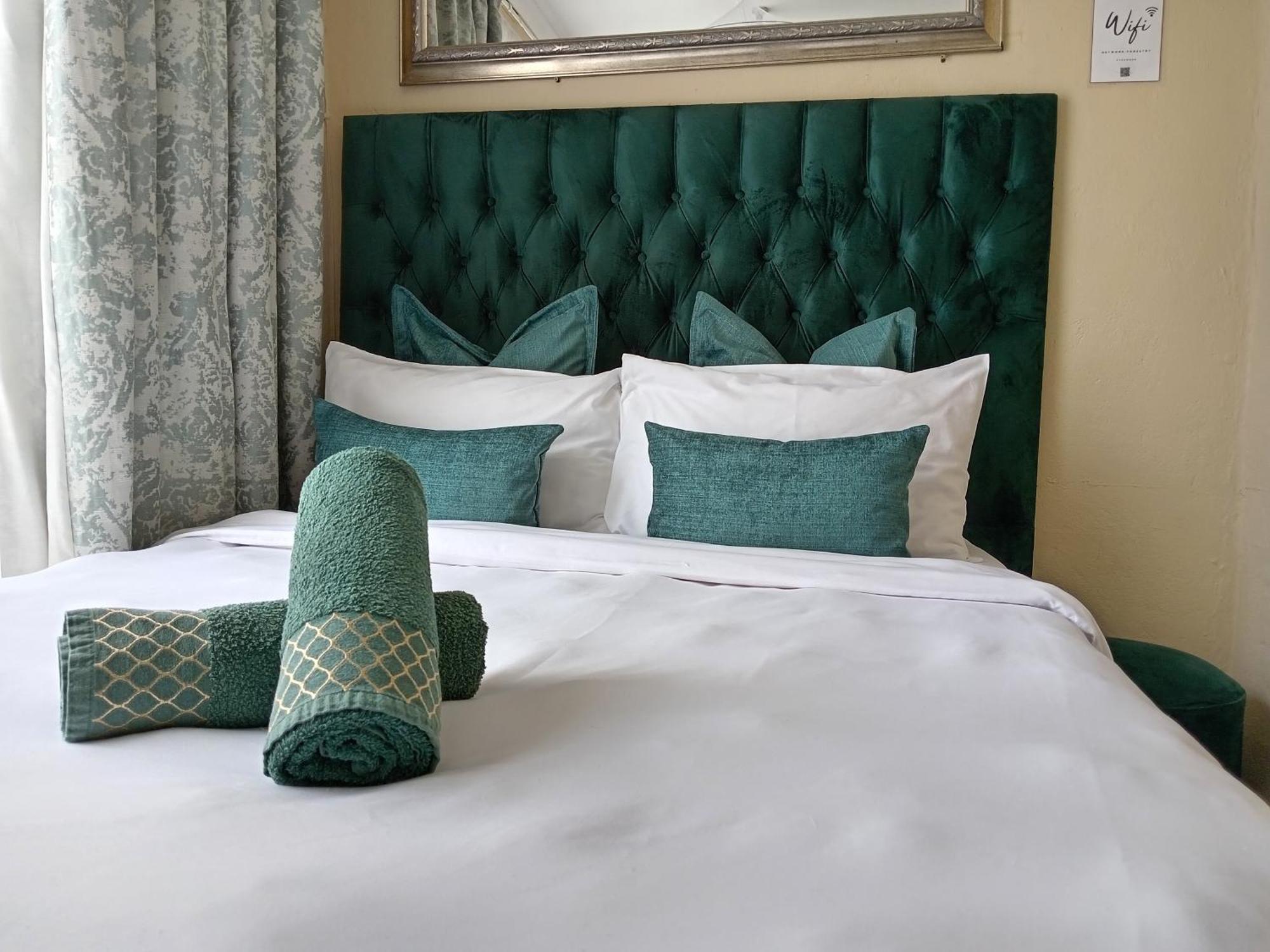 Olivia Pines Guesthouse كروغيرسدورب المظهر الخارجي الصورة